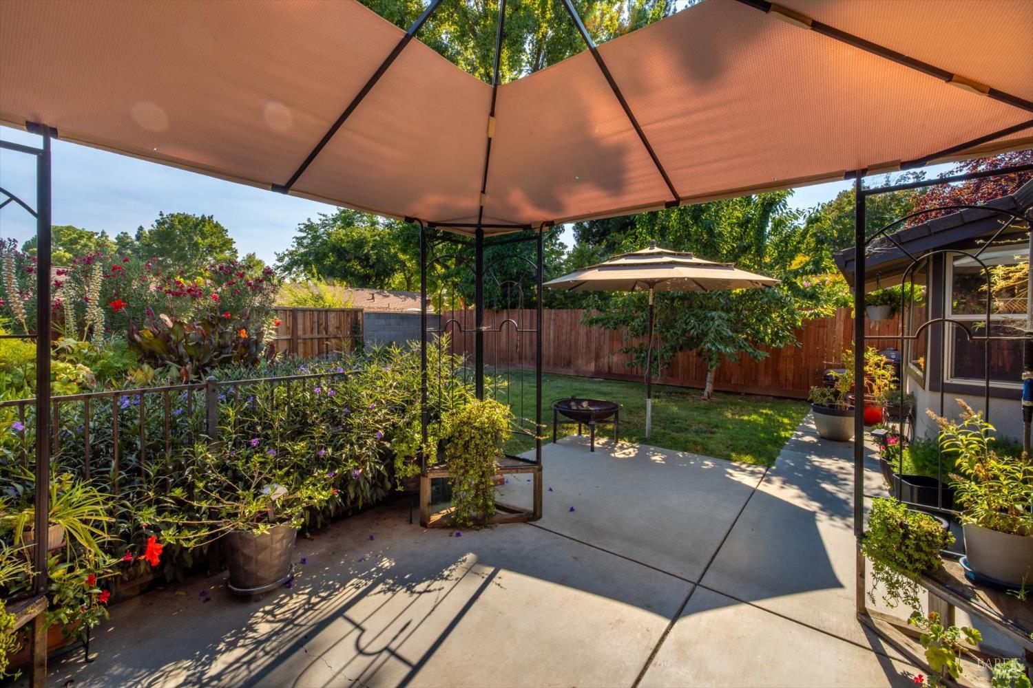 Detail Gallery Image 34 of 42 For 618 Crestview Dr, Vacaville,  CA 95688 - 4 Beds | 2 Baths