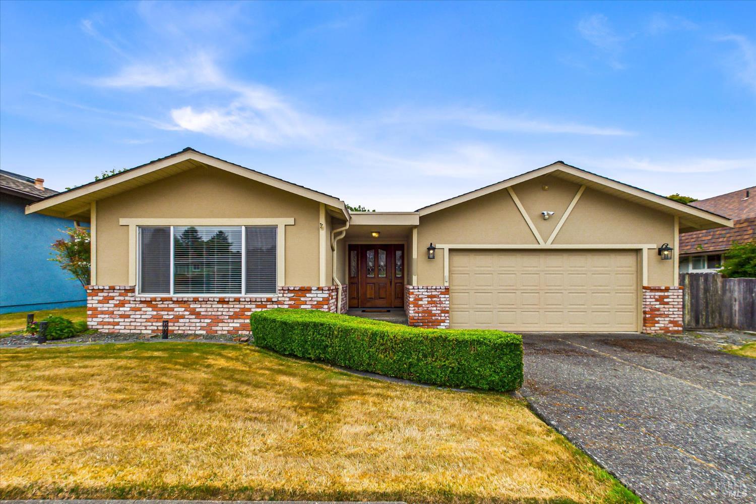 Detail Gallery Image 1 of 1 For 330 Wells Dr, Eureka,  CA 95501 - 3 Beds | 2 Baths