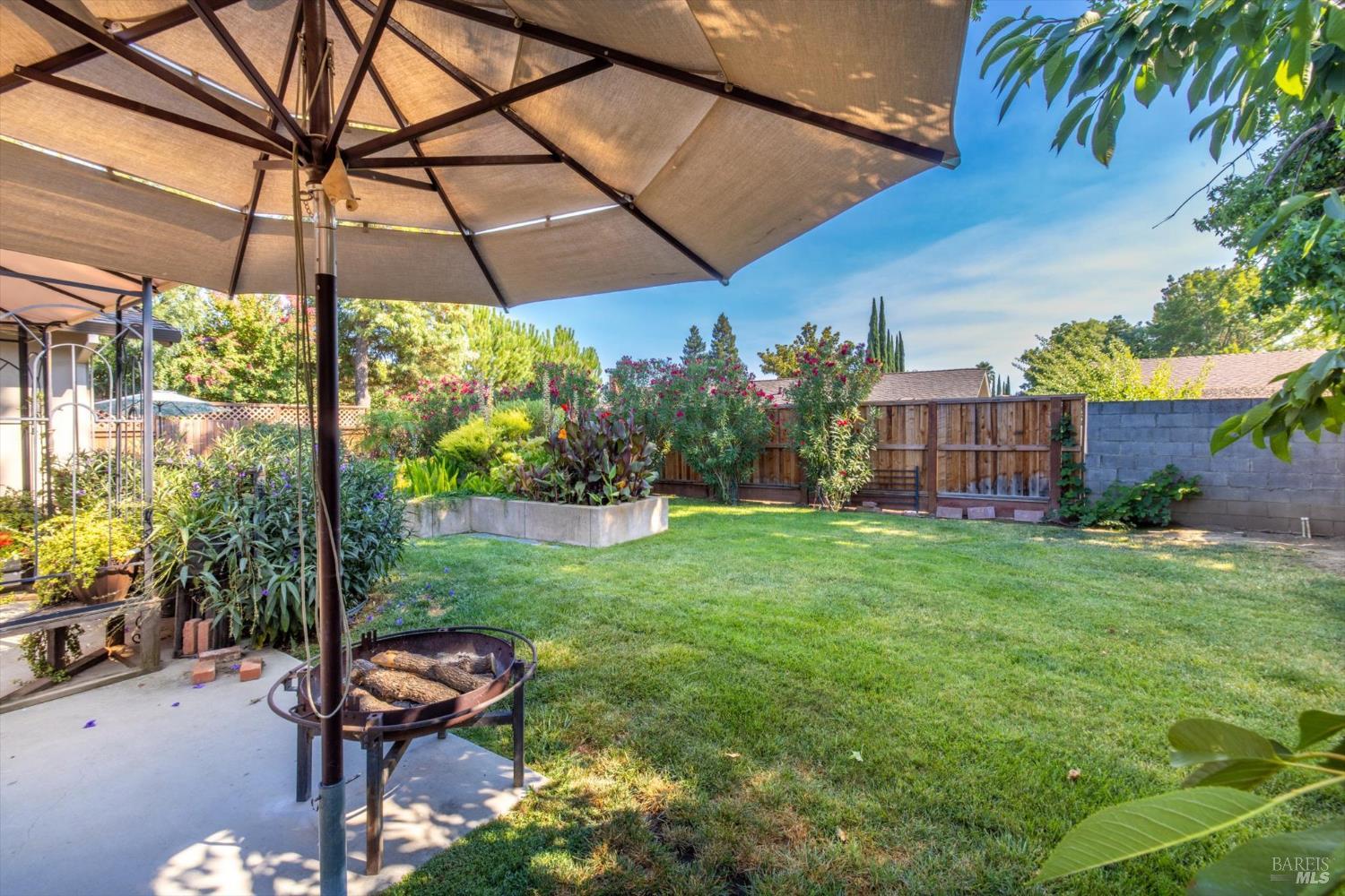 Detail Gallery Image 35 of 42 For 618 Crestview Dr, Vacaville,  CA 95688 - 4 Beds | 2 Baths