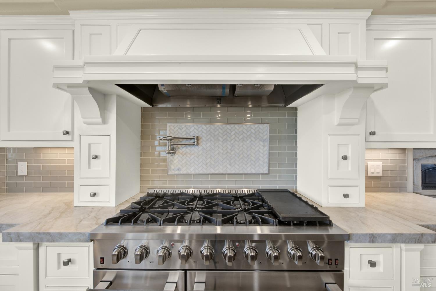 Detail Gallery Image 31 of 98 For 681 Hillside Dr, Fairfield,  CA 94533 - 5 Beds | 4/2 Baths