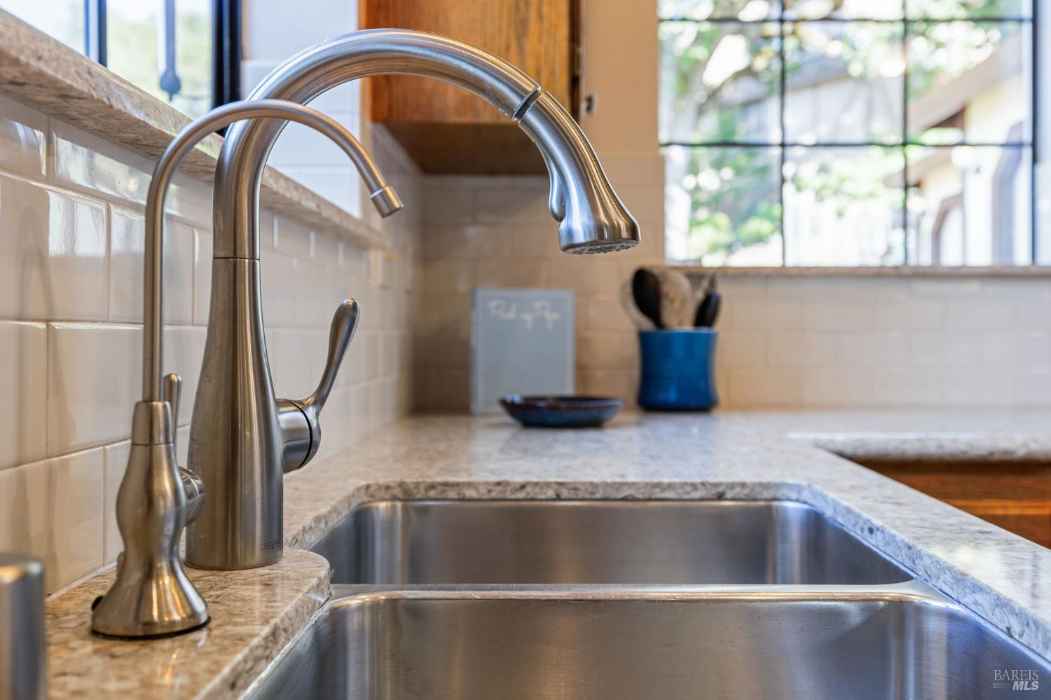 Detail Gallery Image 22 of 60 For 3541 Foxwood Pl, Santa Rosa,  CA 95405 - 3 Beds | 3 Baths