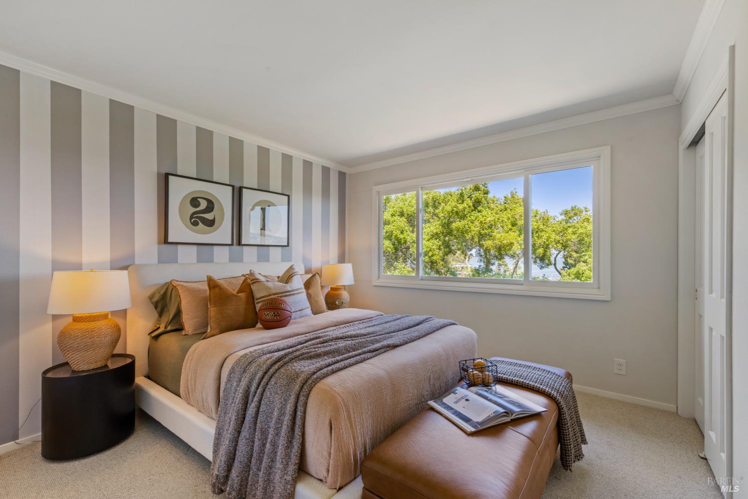 Detail Gallery Image 31 of 43 For 4655 Paradise Dr, Tiburon,  CA 94920 - 4 Beds | 2 Baths
