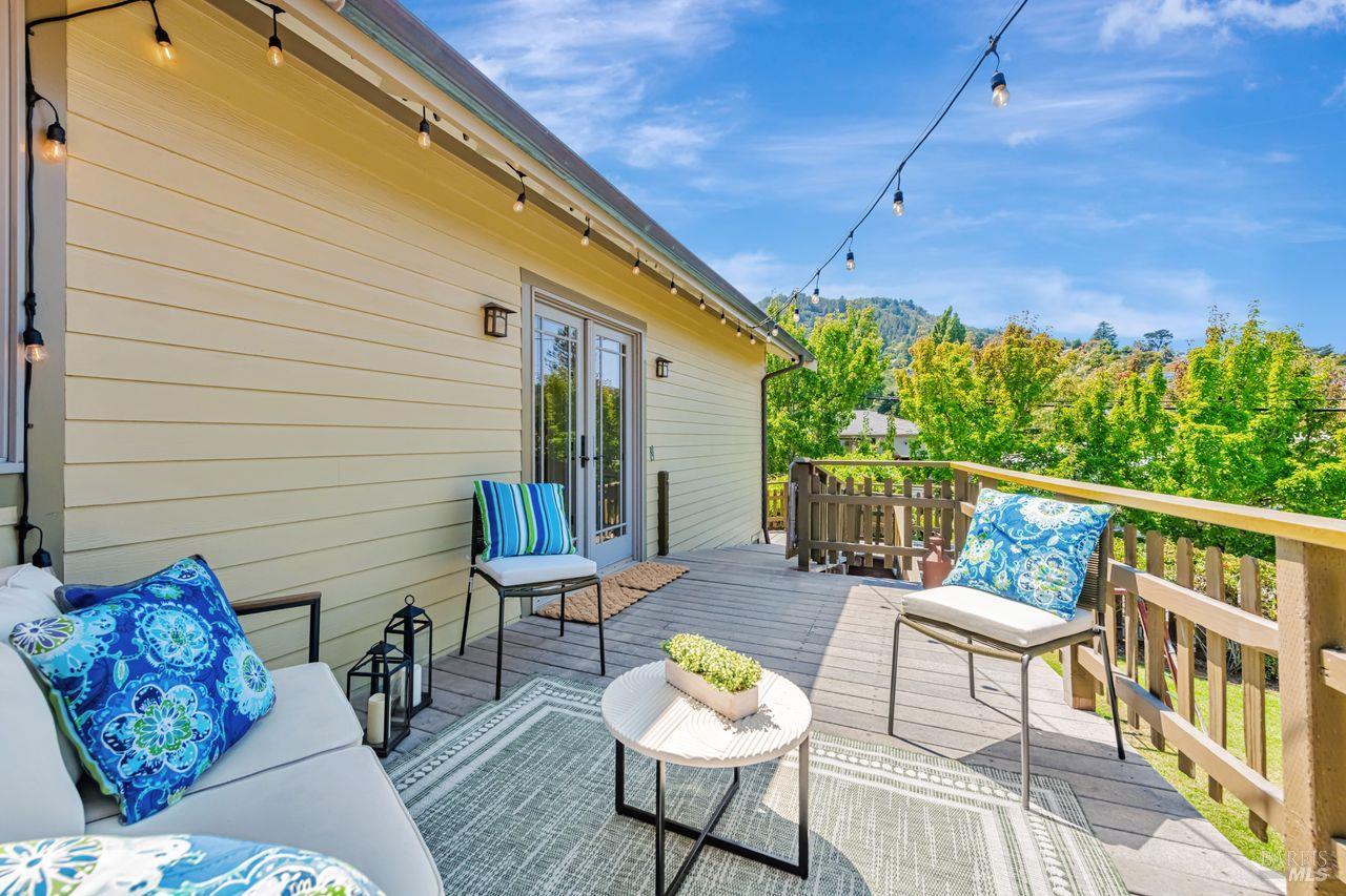 Detail Gallery Image 23 of 52 For 405 Oakdale Ave, Corte Madera,  CA 94925 - 4 Beds | 4/1 Baths