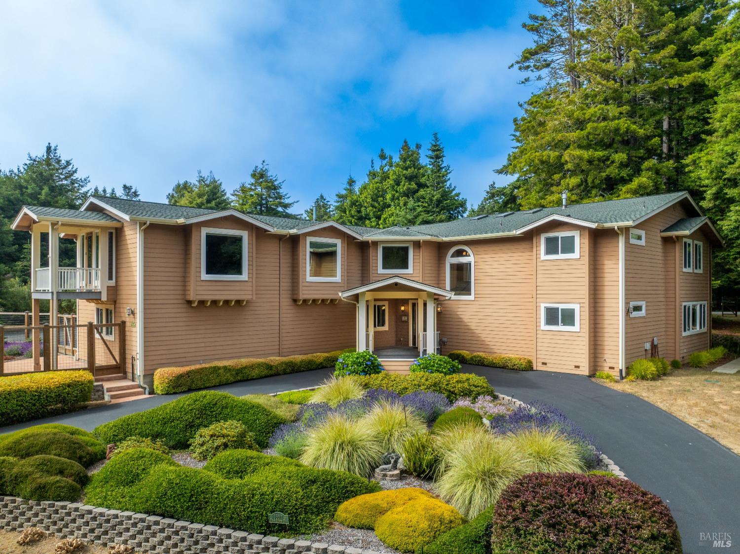Detail Gallery Image 2 of 71 For 16611 Pearl Ranch Rd, Fort Bragg,  CA 95437 - 3 Beds | 3/2 Baths