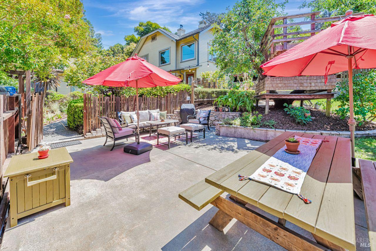 Detail Gallery Image 45 of 52 For 405 Oakdale Ave, Corte Madera,  CA 94925 - 4 Beds | 4/1 Baths