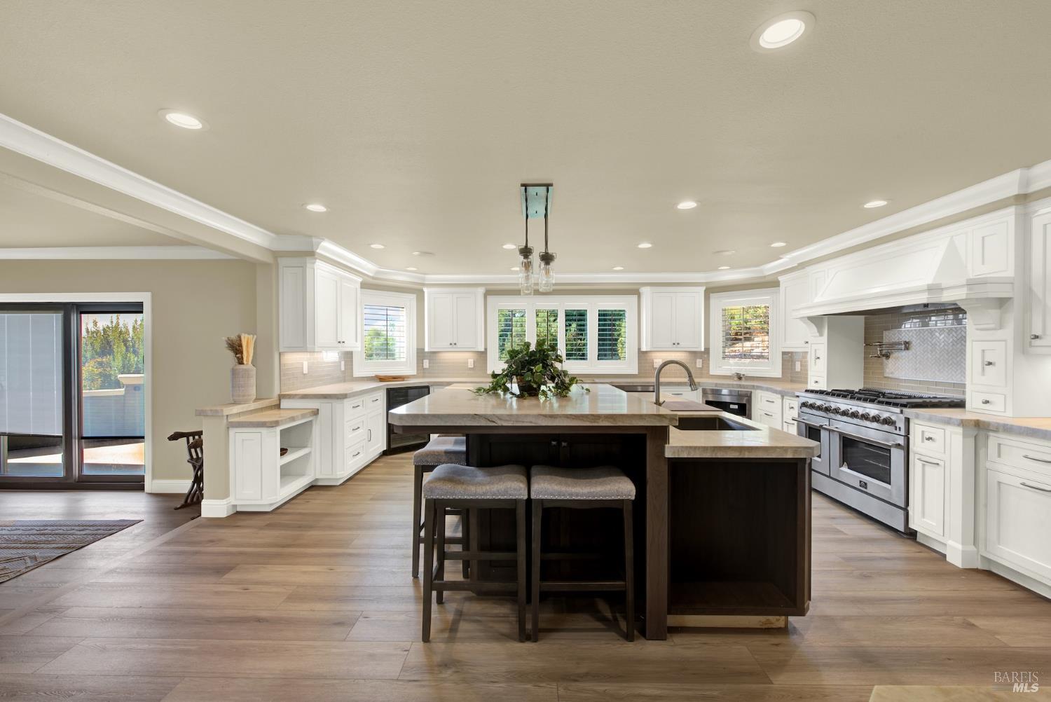 Detail Gallery Image 30 of 98 For 681 Hillside Dr, Fairfield,  CA 94533 - 5 Beds | 4/2 Baths
