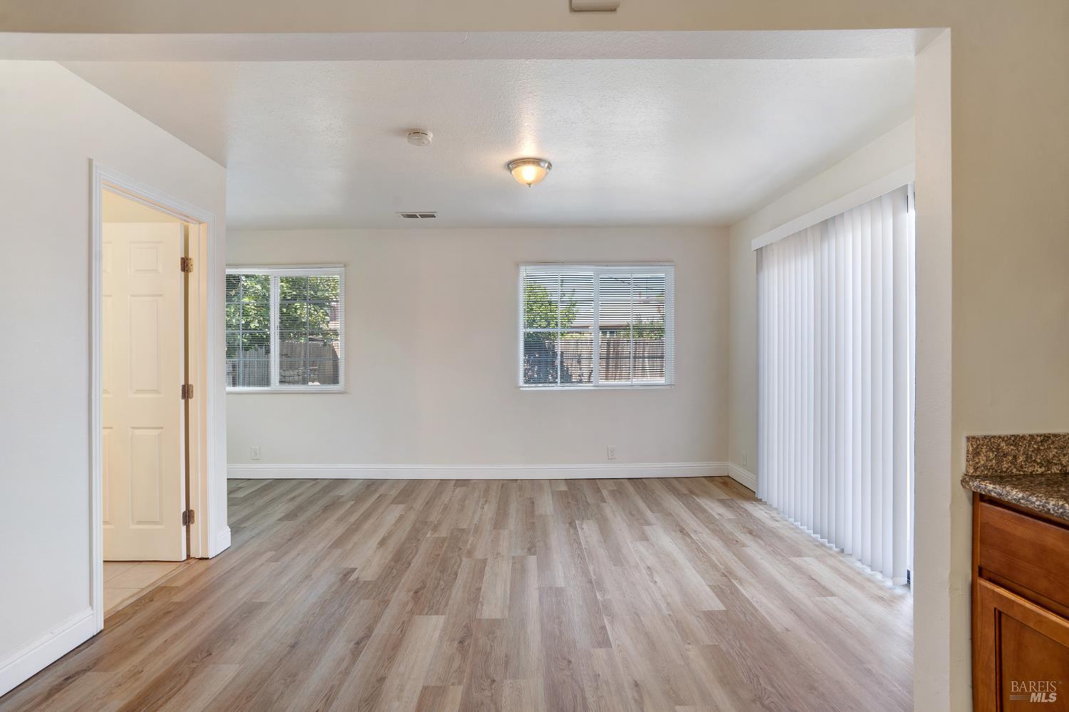 Detail Gallery Image 12 of 37 For 615 Vervais Ave, Vallejo,  CA 94591 - 4 Beds | 2 Baths