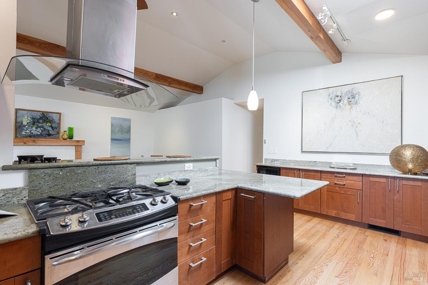 Detail Gallery Image 11 of 35 For 18751 Melvin Ave, Sonoma,  CA 95476 - 3 Beds | 2 Baths