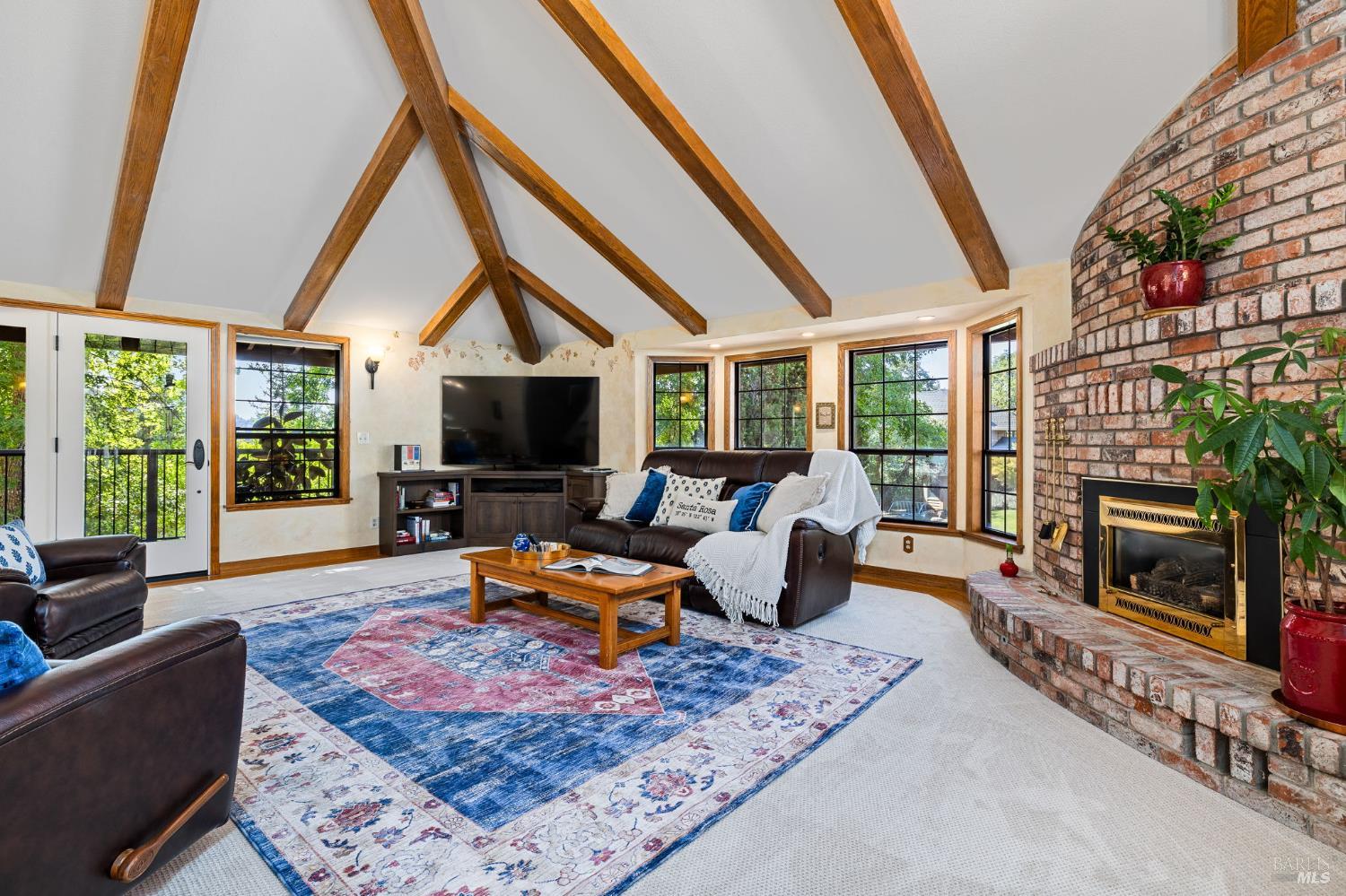 Detail Gallery Image 13 of 60 For 3541 Foxwood Pl, Santa Rosa,  CA 95405 - 3 Beds | 3 Baths