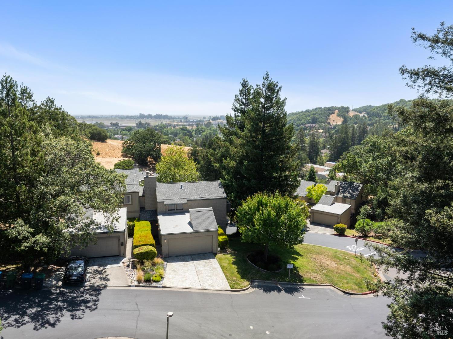 Detail Gallery Image 37 of 42 For 2 Columbine Ln, Novato,  CA 94947 - 3 Beds | 2/1 Baths