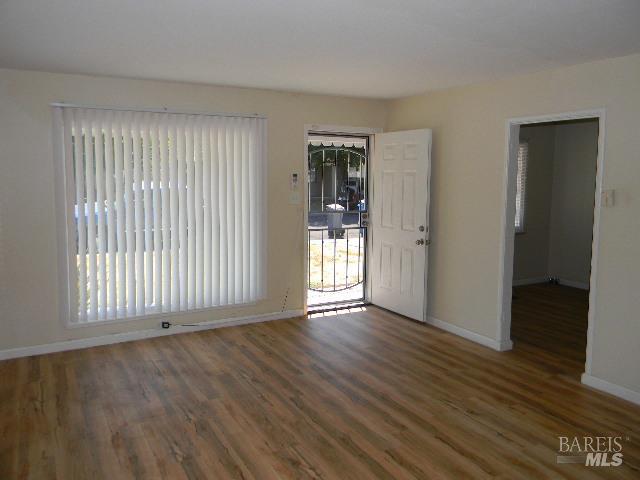 Detail Gallery Image 4 of 15 For 1019 Thelma Ave, Vallejo,  CA 94591 - 3 Beds | 1 Baths