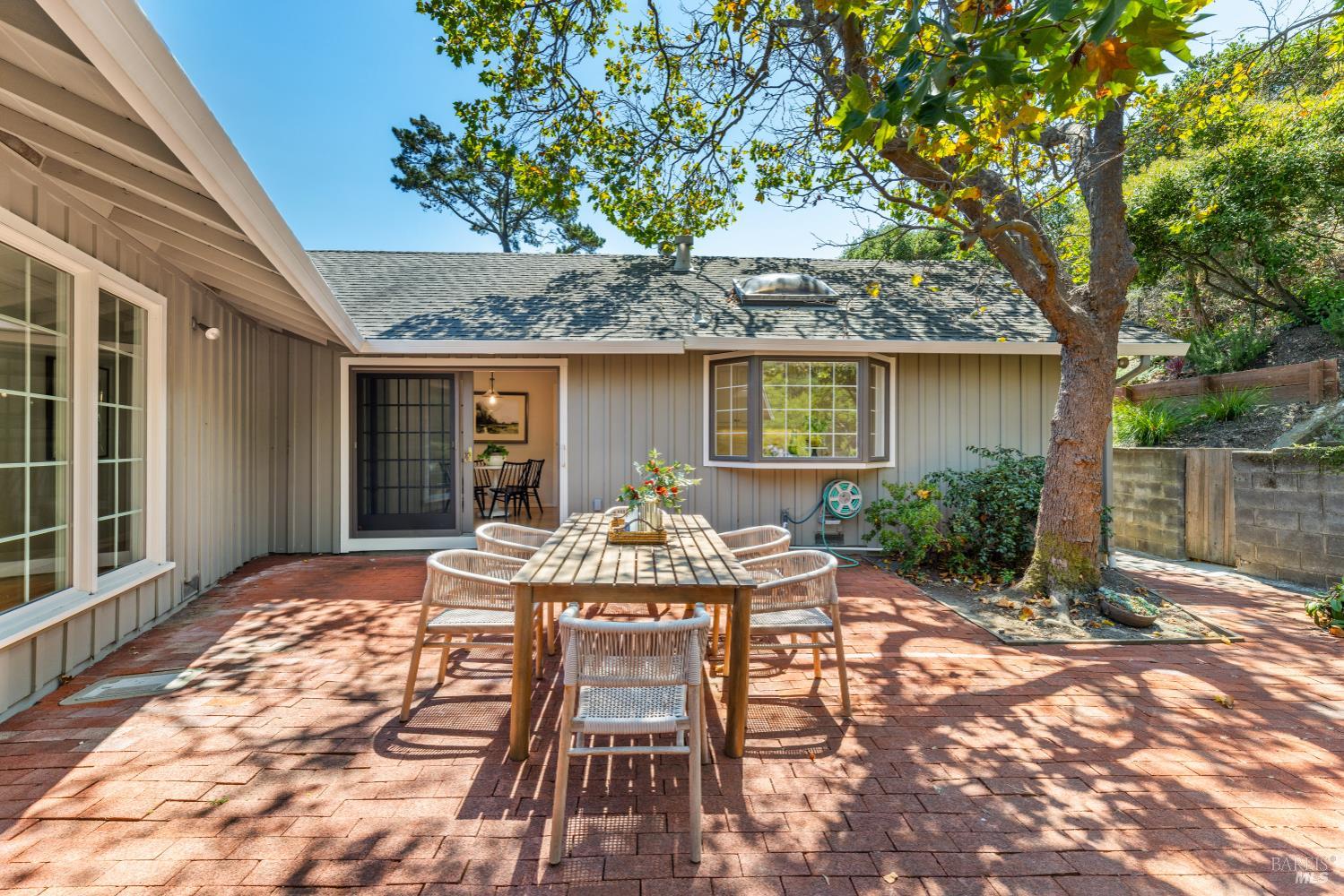 Detail Gallery Image 36 of 43 For 4655 Paradise Dr, Tiburon,  CA 94920 - 4 Beds | 2 Baths