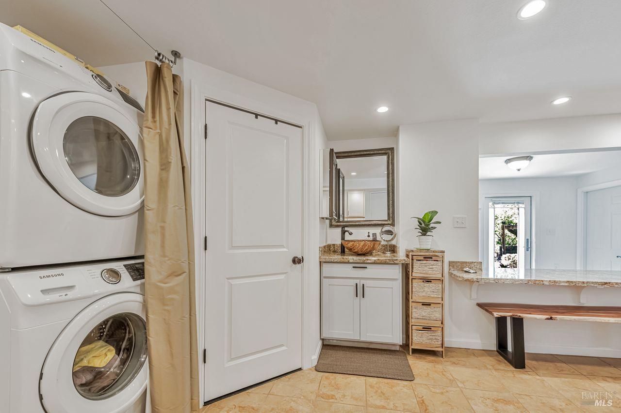 Detail Gallery Image 41 of 52 For 405 Oakdale Ave, Corte Madera,  CA 94925 - 4 Beds | 4/1 Baths