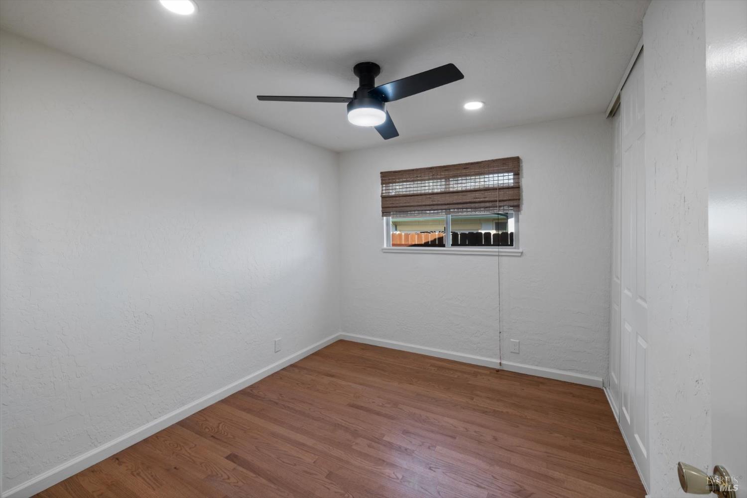 Detail Gallery Image 11 of 42 For 618 Crestview Dr, Vacaville,  CA 95688 - 4 Beds | 2 Baths