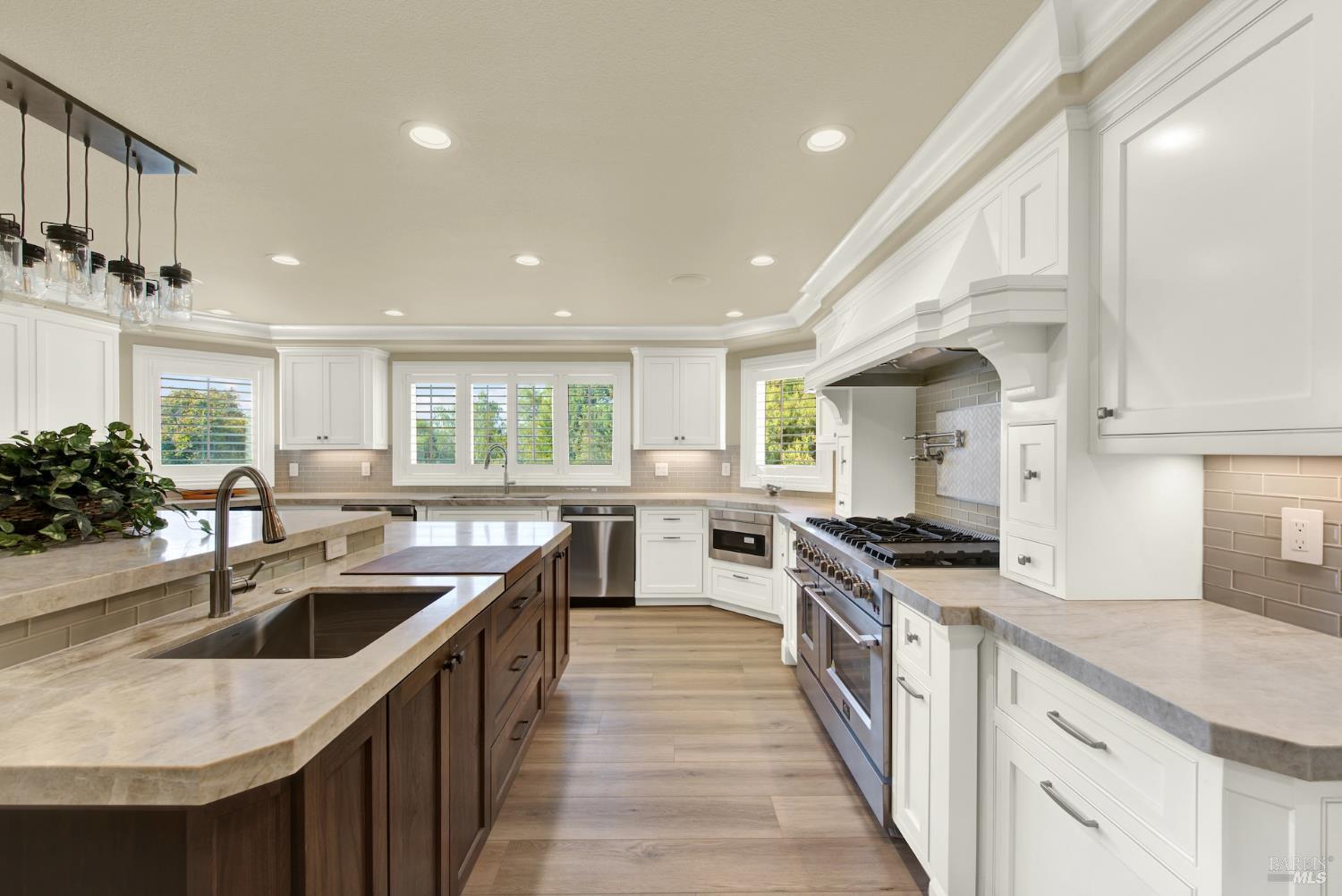Detail Gallery Image 28 of 98 For 681 Hillside Dr, Fairfield,  CA 94533 - 5 Beds | 4/2 Baths