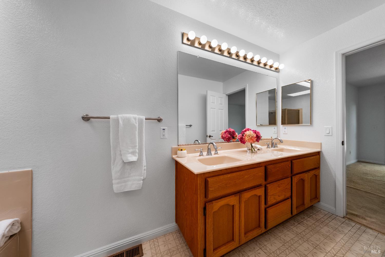 Detail Gallery Image 30 of 75 For 31 S Temelec Cir, Sonoma,  CA 95476 - 3 Beds | 2/1 Baths