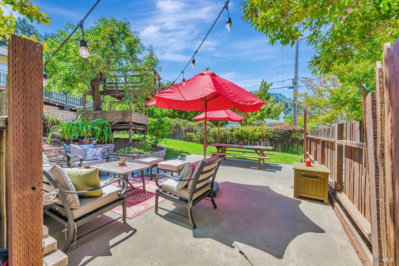Detail Gallery Image 44 of 52 For 405 Oakdale Ave, Corte Madera,  CA 94925 - 4 Beds | 4/1 Baths