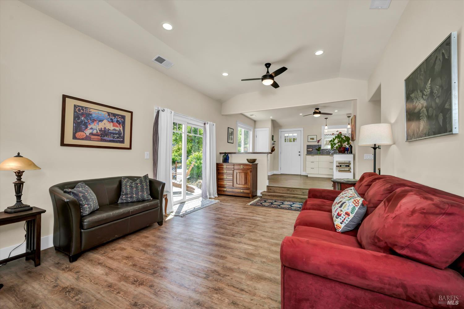 Detail Gallery Image 16 of 53 For 7739 Lynch Rd, Sebastopol,  CA 95472 - 2 Beds | 2 Baths