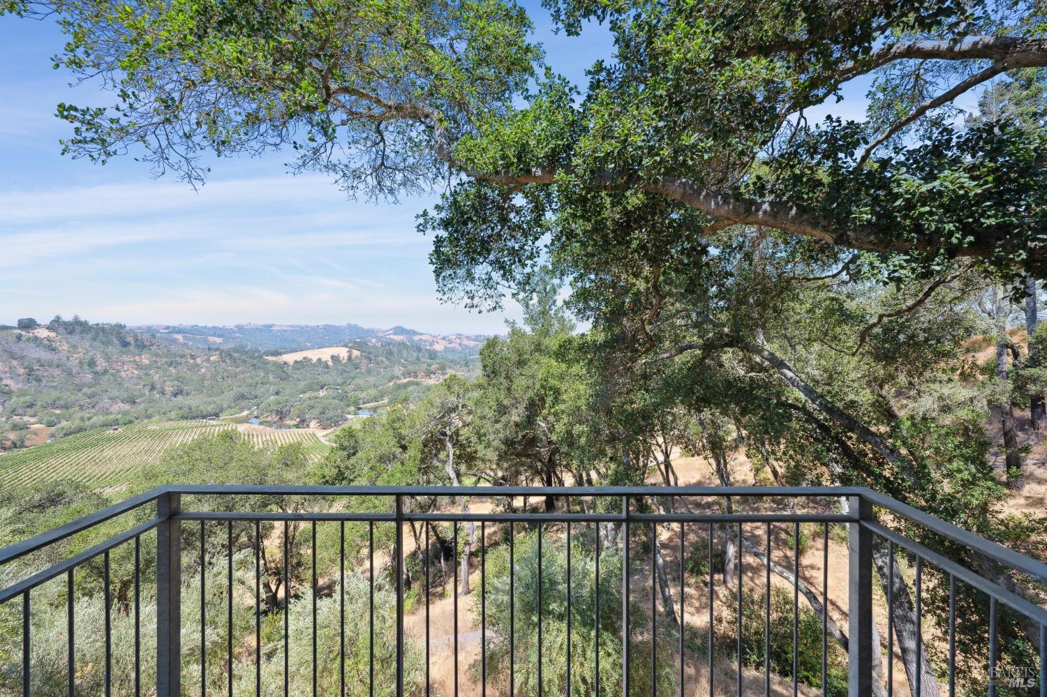 Detail Gallery Image 31 of 83 For 13418 Chalk Hill Rd, Healdsburg,  CA 95448 - 3 Beds | 4/1 Baths