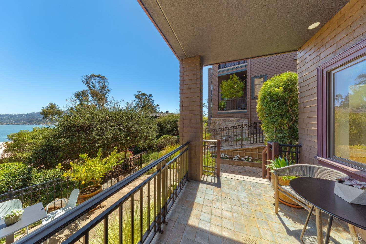 Detail Gallery Image 23 of 41 For 62 De Silva Island Dr, Mill Valley,  CA 94941 - 2 Beds | 2/1 Baths