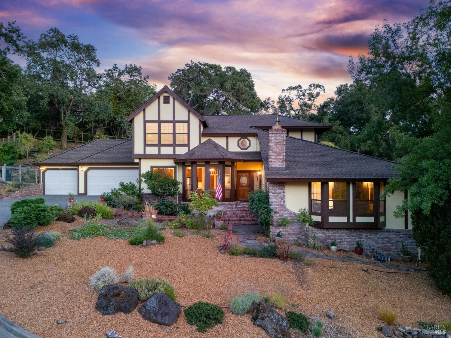 Detail Gallery Image 1 of 60 For 3541 Foxwood Pl, Santa Rosa,  CA 95405 - 3 Beds | 3 Baths