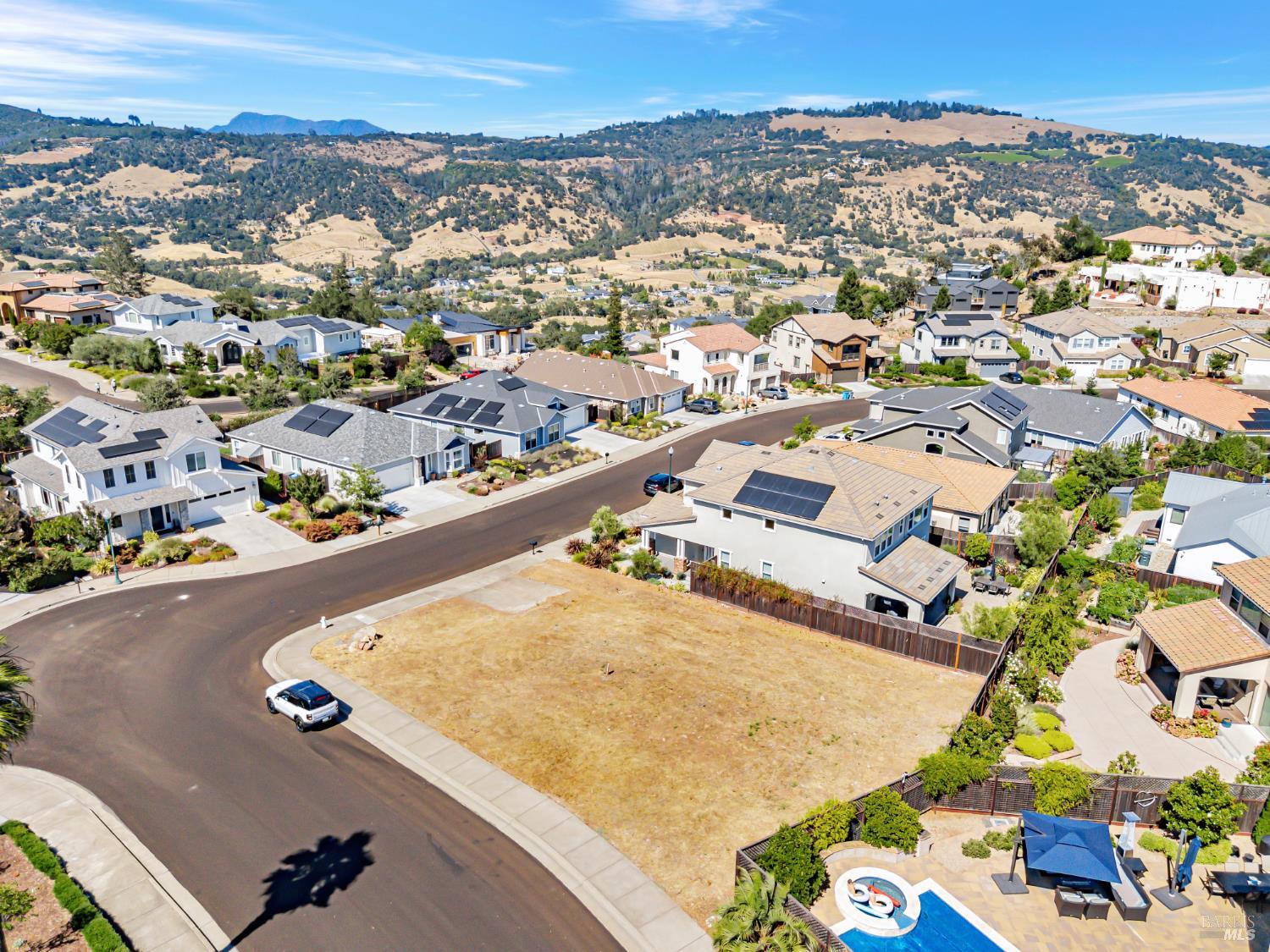 Detail Gallery Image 12 of 23 For 3987 Millbrook Dr, Santa Rosa,  CA 95404 - – Beds | – Baths