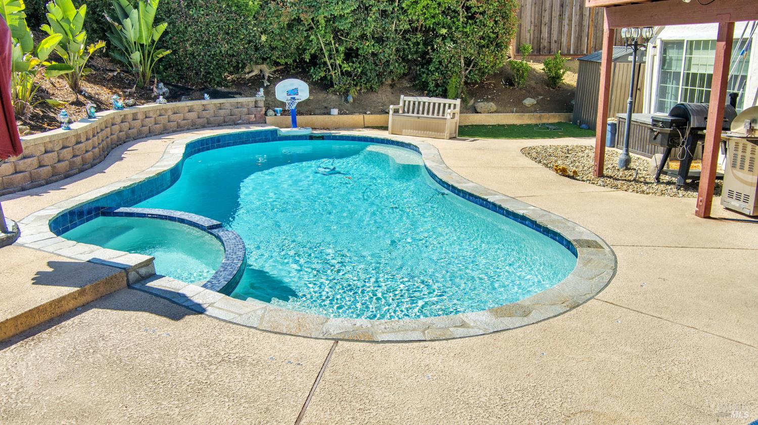 Detail Gallery Image 7 of 24 For 456 Ofarrell Dr, Benicia,  CA 94510 - 4 Beds | 3 Baths