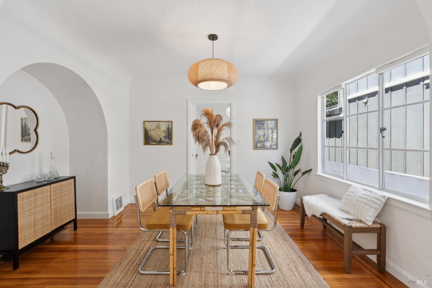 Detail Gallery Image 6 of 52 For 1943 5th Ave, San Rafael,  CA 94901 - 3 Beds | 1/1 Baths