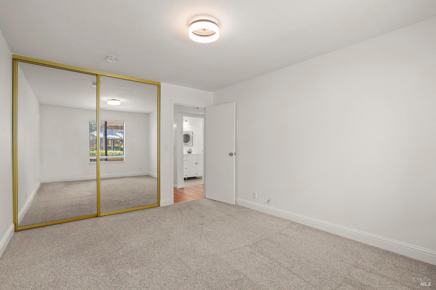 Detail Gallery Image 12 of 28 For 677 Center Ave, Martinez,  CA 94553 - 2 Beds | 1 Baths