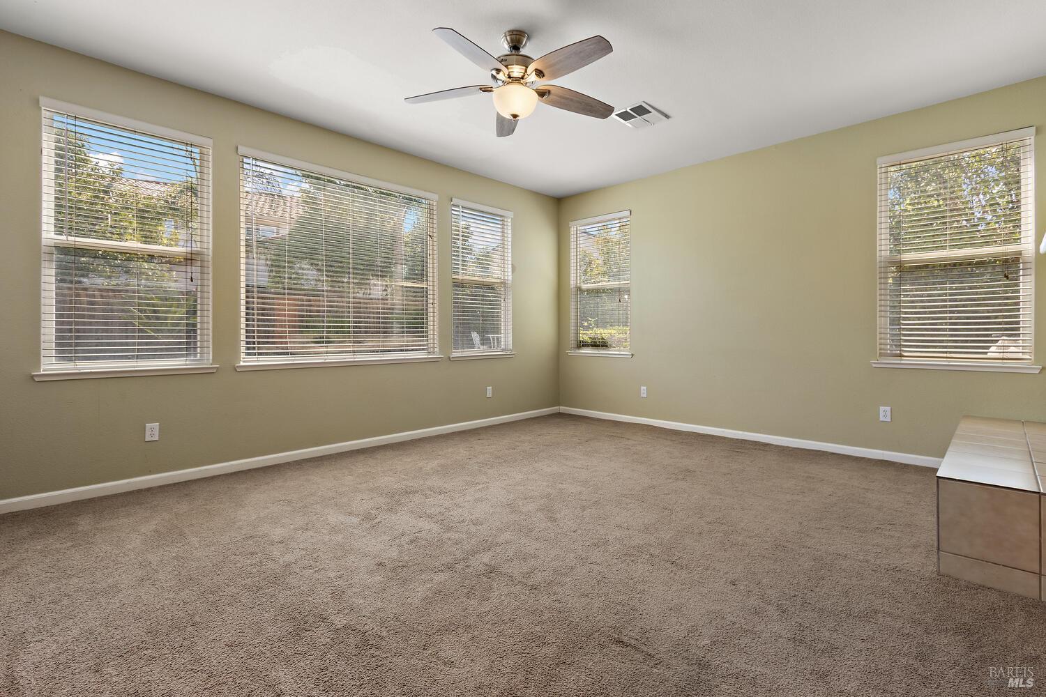Detail Gallery Image 14 of 45 For 2721 Vallejo Ct, Antioch,  CA 94531 - 5 Beds | 3 Baths