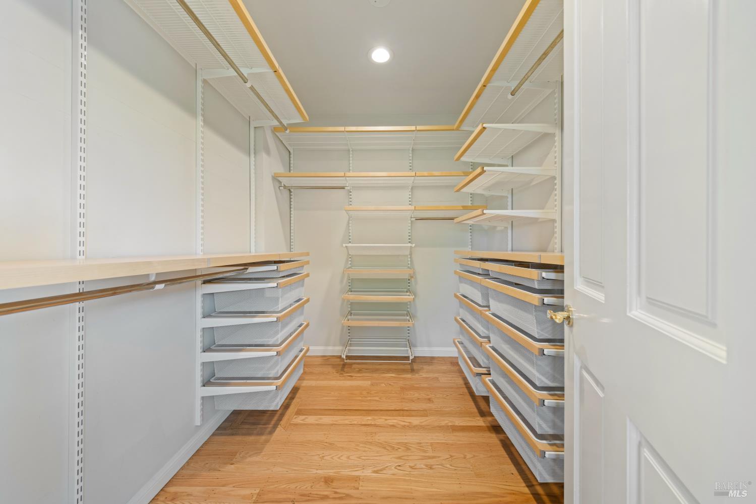Detail Gallery Image 29 of 43 For 4655 Paradise Dr, Tiburon,  CA 94920 - 4 Beds | 2 Baths