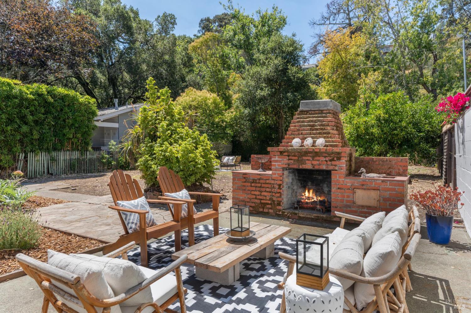 Detail Gallery Image 40 of 52 For 1943 5th Ave, San Rafael,  CA 94901 - 3 Beds | 1/1 Baths