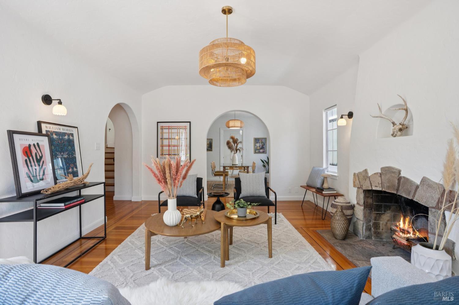 Detail Gallery Image 2 of 52 For 1943 5th Ave, San Rafael,  CA 94901 - 3 Beds | 1/1 Baths