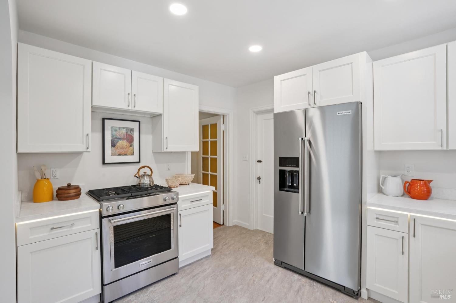 Detail Gallery Image 10 of 52 For 1943 5th Ave, San Rafael,  CA 94901 - 3 Beds | 1/1 Baths