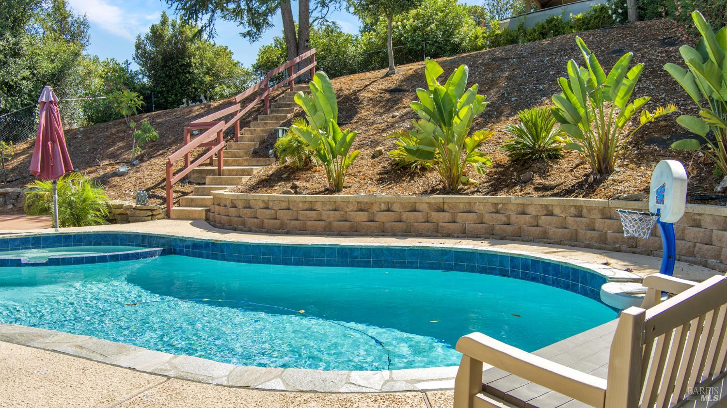 Detail Gallery Image 9 of 24 For 456 Ofarrell Dr, Benicia,  CA 94510 - 4 Beds | 3 Baths