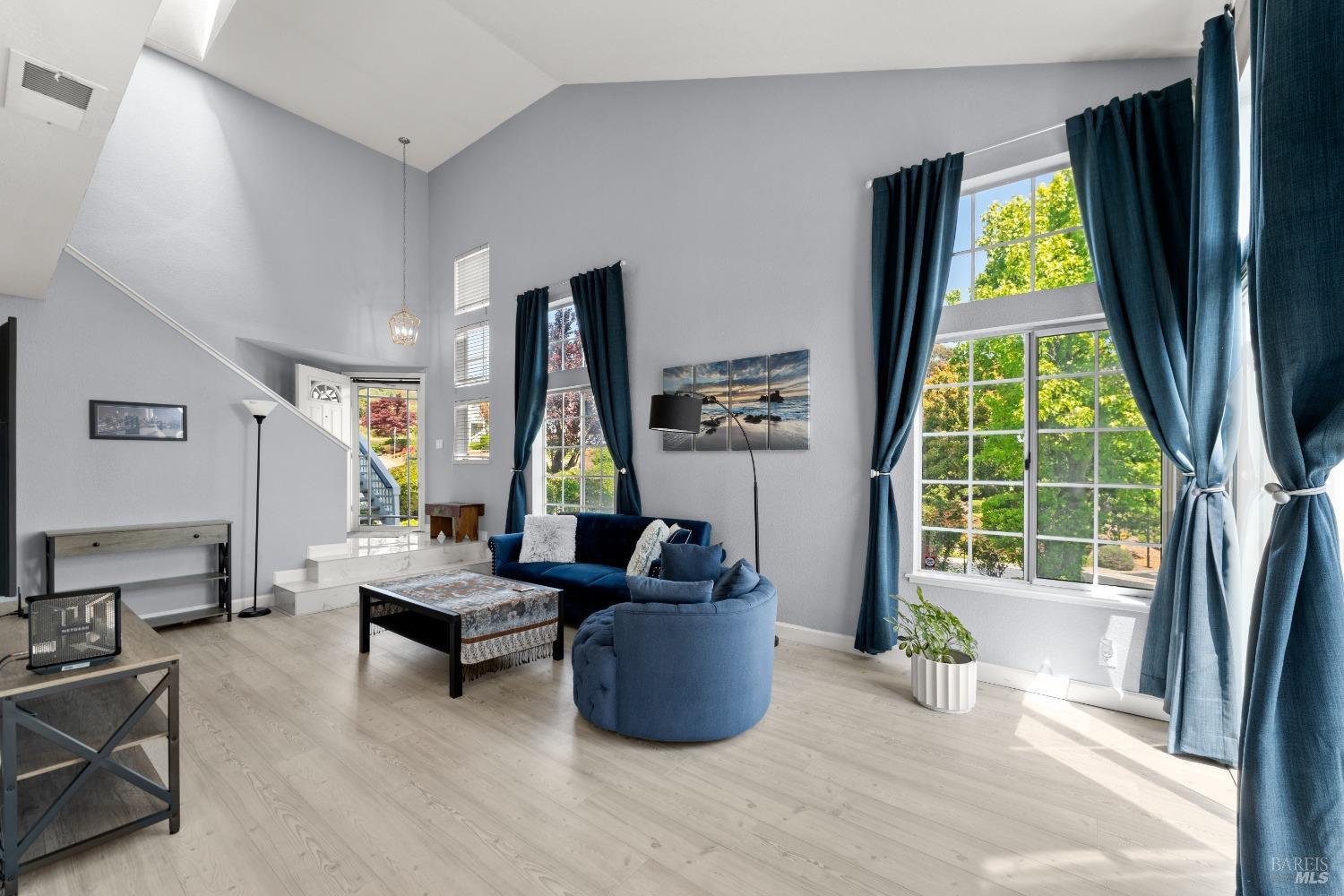 Detail Gallery Image 1 of 77 For 901 Point Reyes Ct #1,  Vallejo,  CA 94591 - 3 Beds | 2/1 Baths