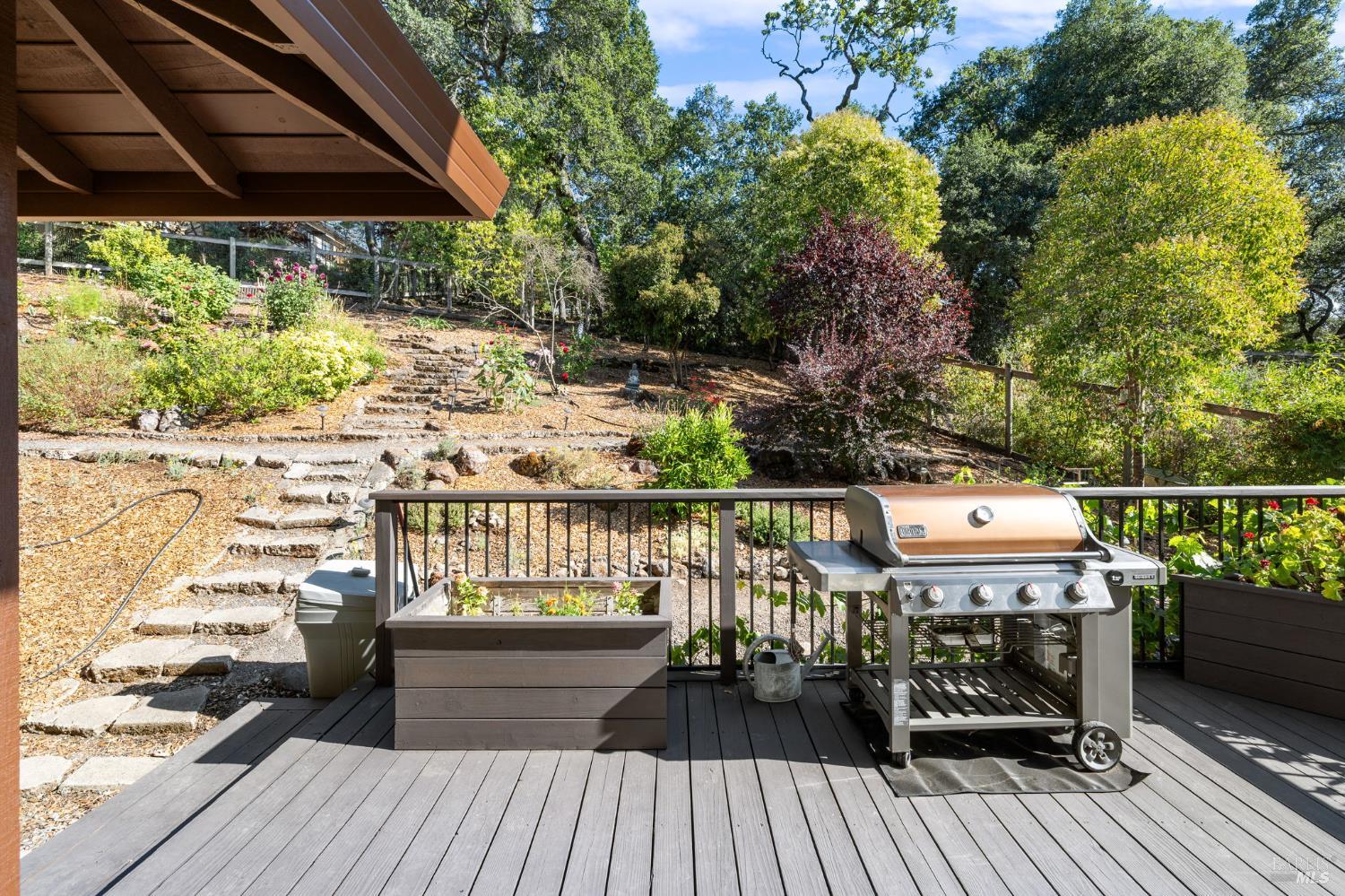 Detail Gallery Image 38 of 60 For 3541 Foxwood Pl, Santa Rosa,  CA 95405 - 3 Beds | 3 Baths