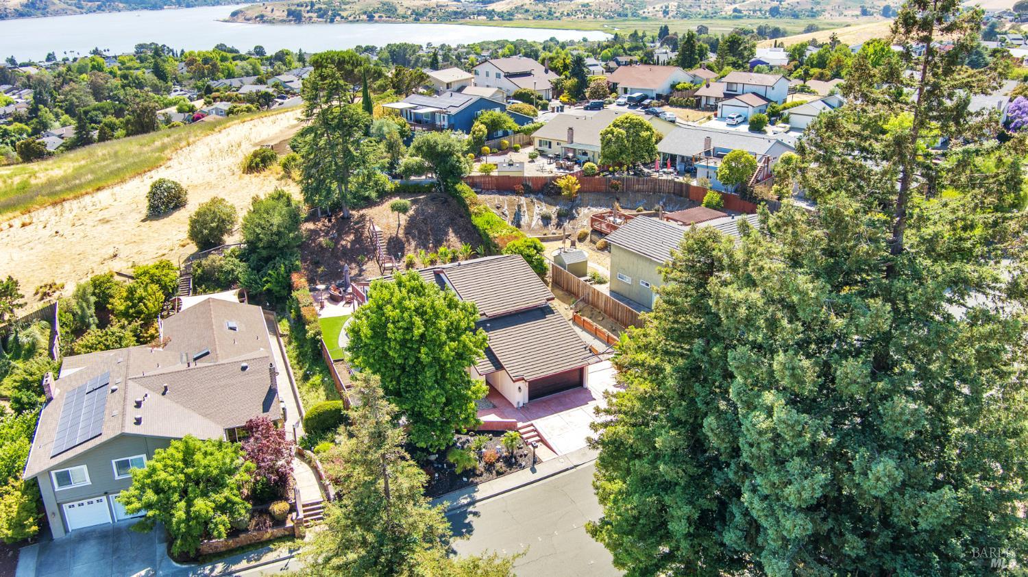 Detail Gallery Image 18 of 24 For 456 Ofarrell Dr, Benicia,  CA 94510 - 4 Beds | 3 Baths