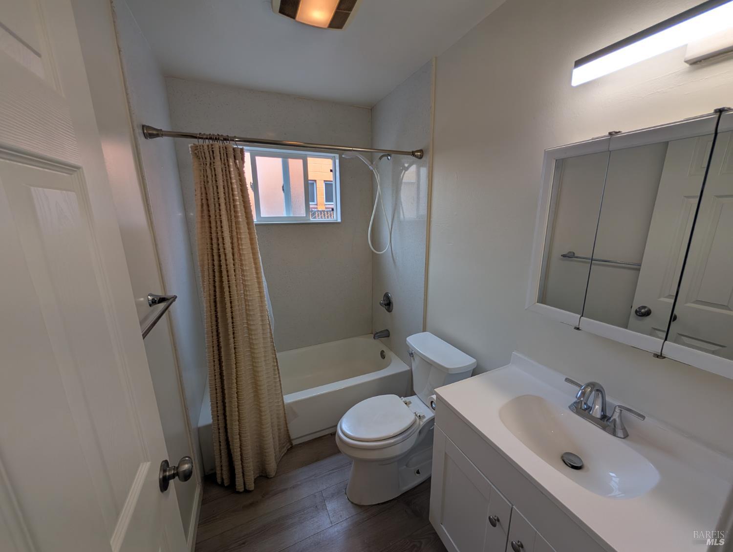 Detail Gallery Image 15 of 21 For 218 Edith St, Petaluma,  CA 94952 - – Beds | – Baths