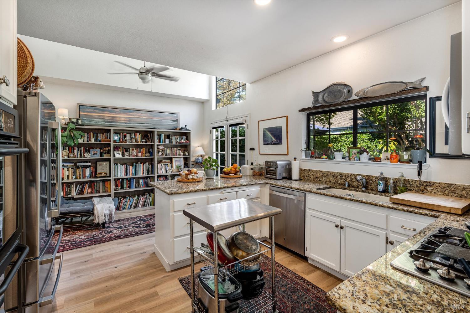Detail Gallery Image 9 of 31 For 18502 Wellesley Ct, Sonoma,  CA 95476 - 3 Beds | 2 Baths