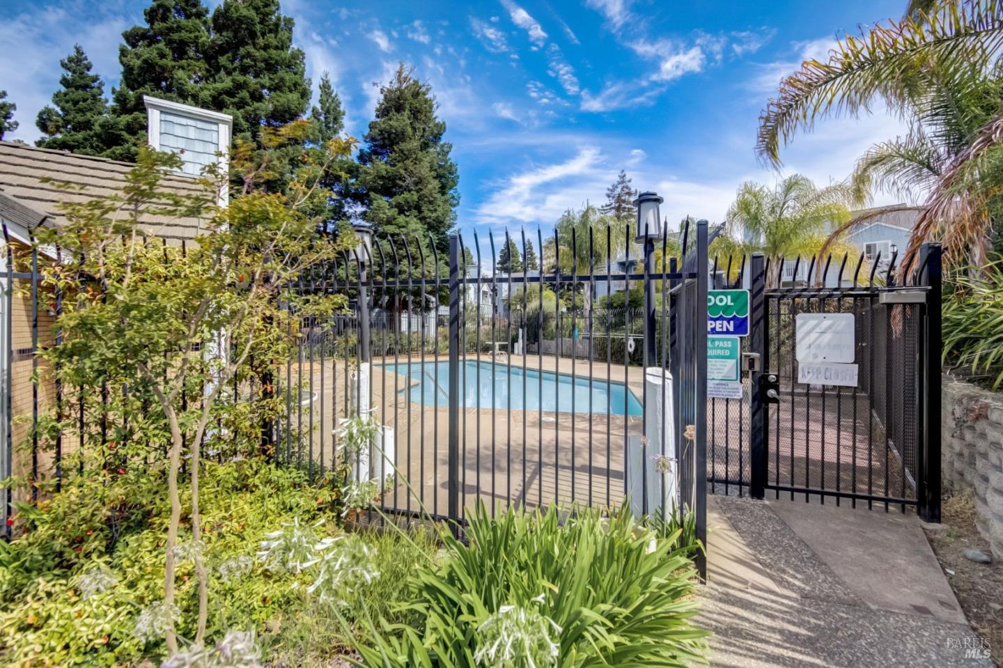 Detail Gallery Image 7 of 36 For 285 Lighthouse Dr, Vallejo,  CA 94590 - 2 Beds | 1 Baths