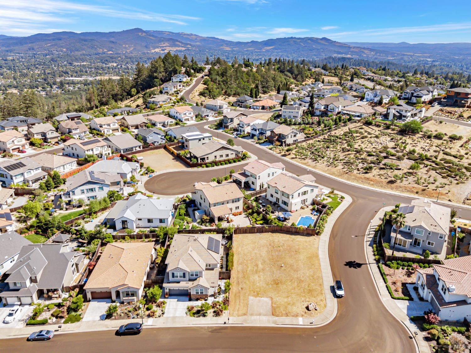 Detail Gallery Image 10 of 23 For 3987 Millbrook Dr, Santa Rosa,  CA 95404 - – Beds | – Baths