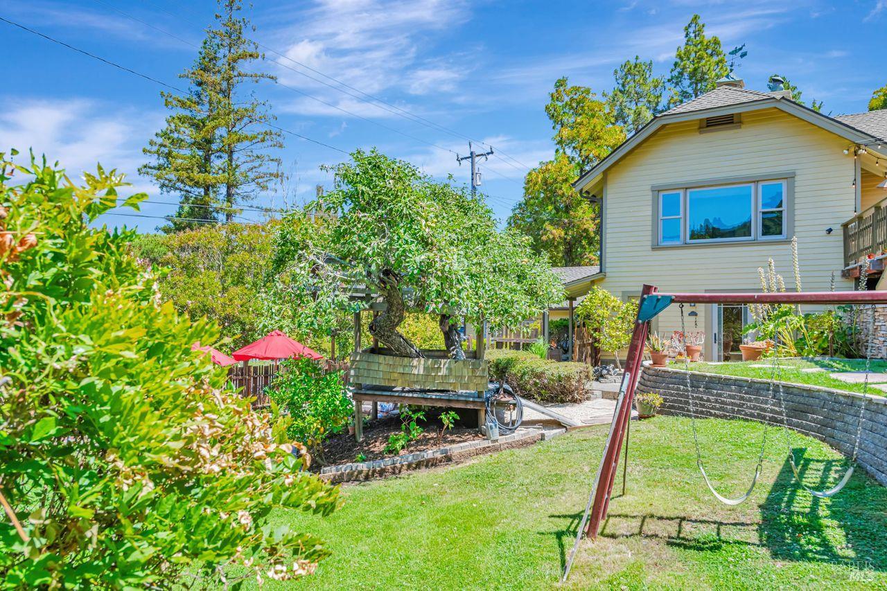 Detail Gallery Image 42 of 52 For 405 Oakdale Ave, Corte Madera,  CA 94925 - 4 Beds | 4/1 Baths