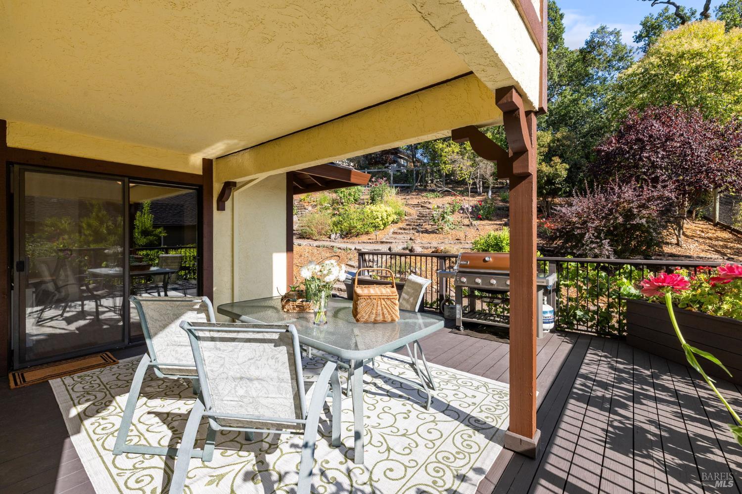 Detail Gallery Image 45 of 60 For 3541 Foxwood Pl, Santa Rosa,  CA 95405 - 3 Beds | 3 Baths