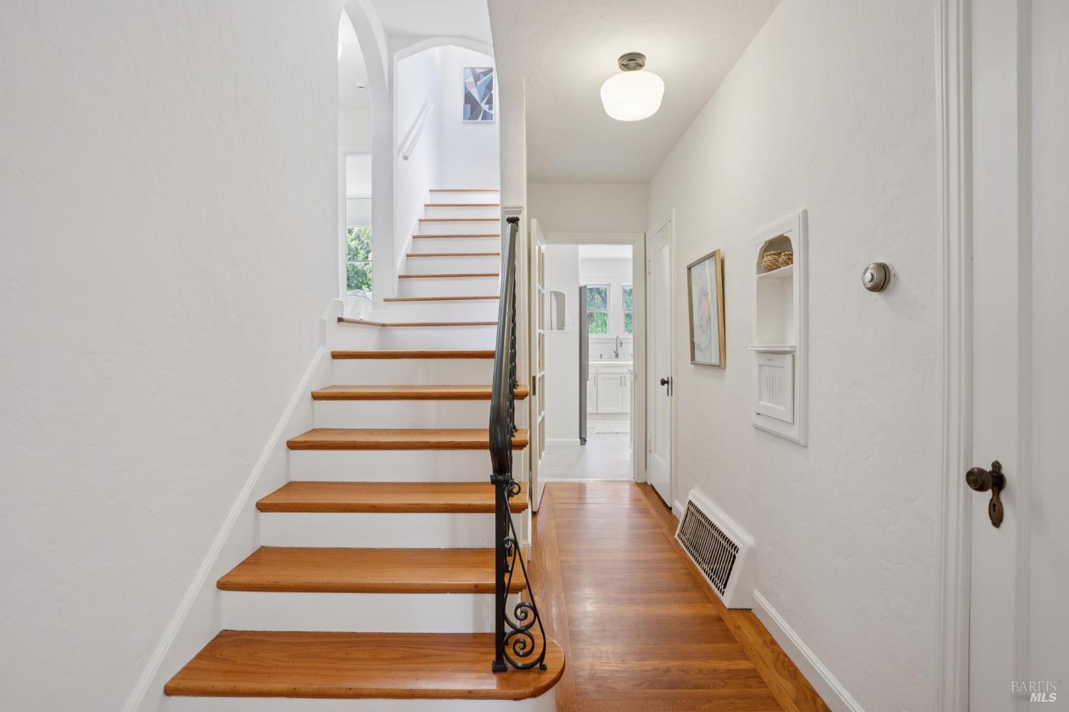 Detail Gallery Image 16 of 52 For 1943 5th Ave, San Rafael,  CA 94901 - 3 Beds | 1/1 Baths