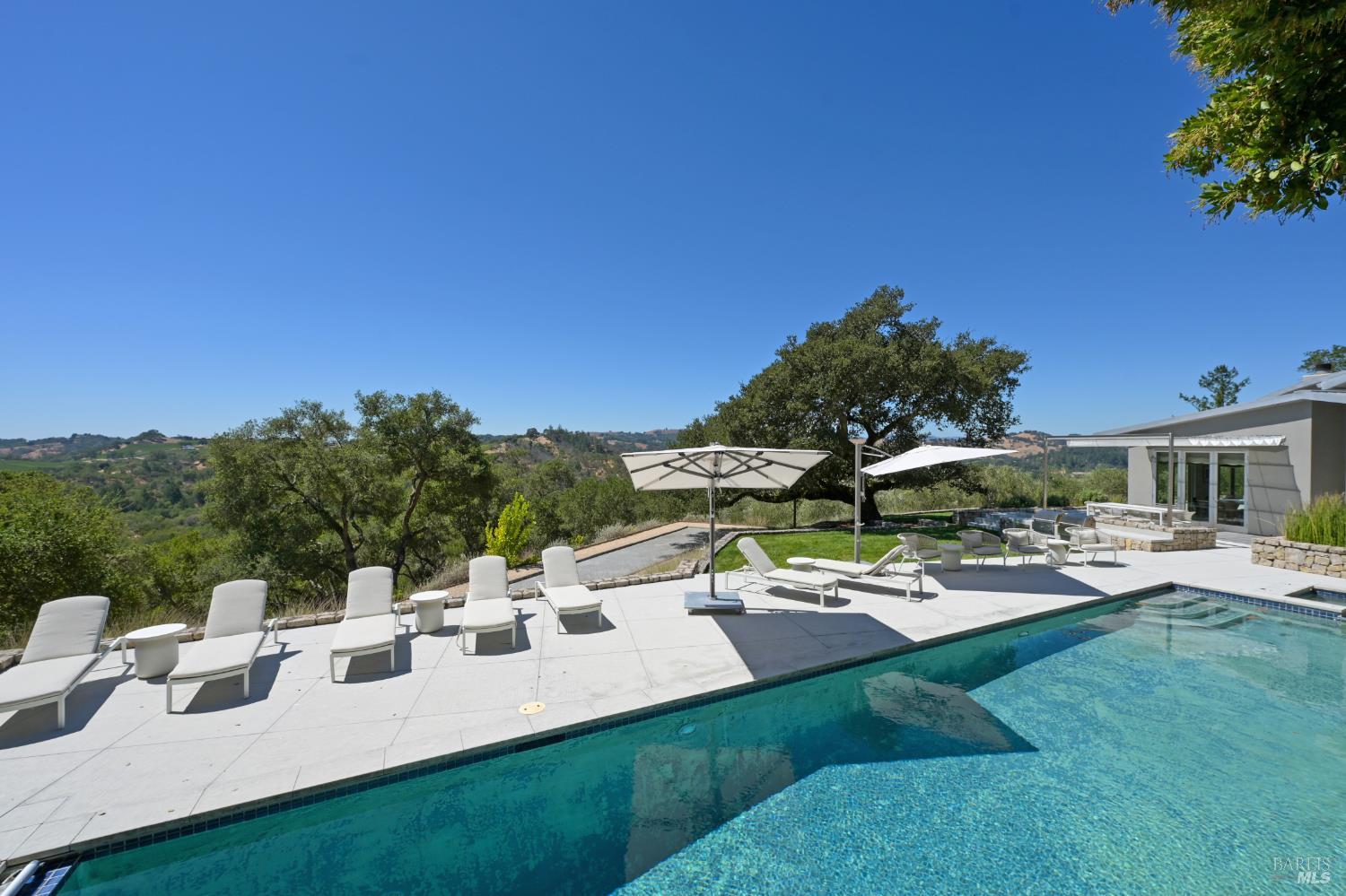 Detail Gallery Image 12 of 83 For 13418 Chalk Hill Rd, Healdsburg,  CA 95448 - 3 Beds | 4/1 Baths
