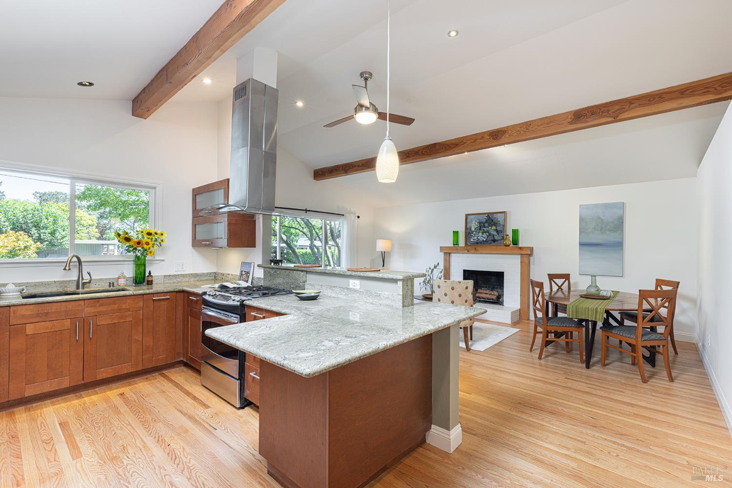 Detail Gallery Image 9 of 35 For 18751 Melvin Ave, Sonoma,  CA 95476 - 3 Beds | 2 Baths