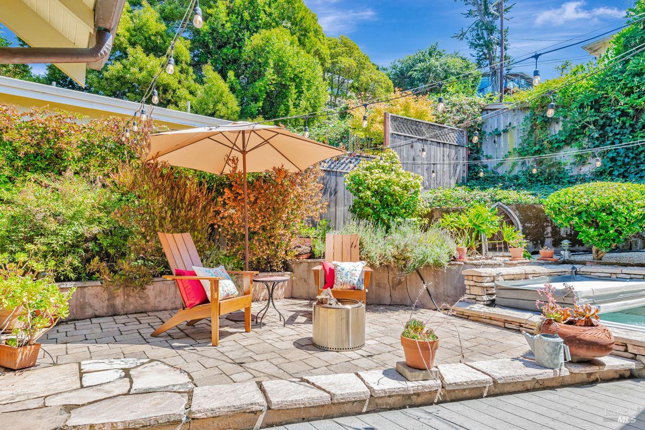 Detail Gallery Image 29 of 52 For 405 Oakdale Ave, Corte Madera,  CA 94925 - 4 Beds | 4/1 Baths