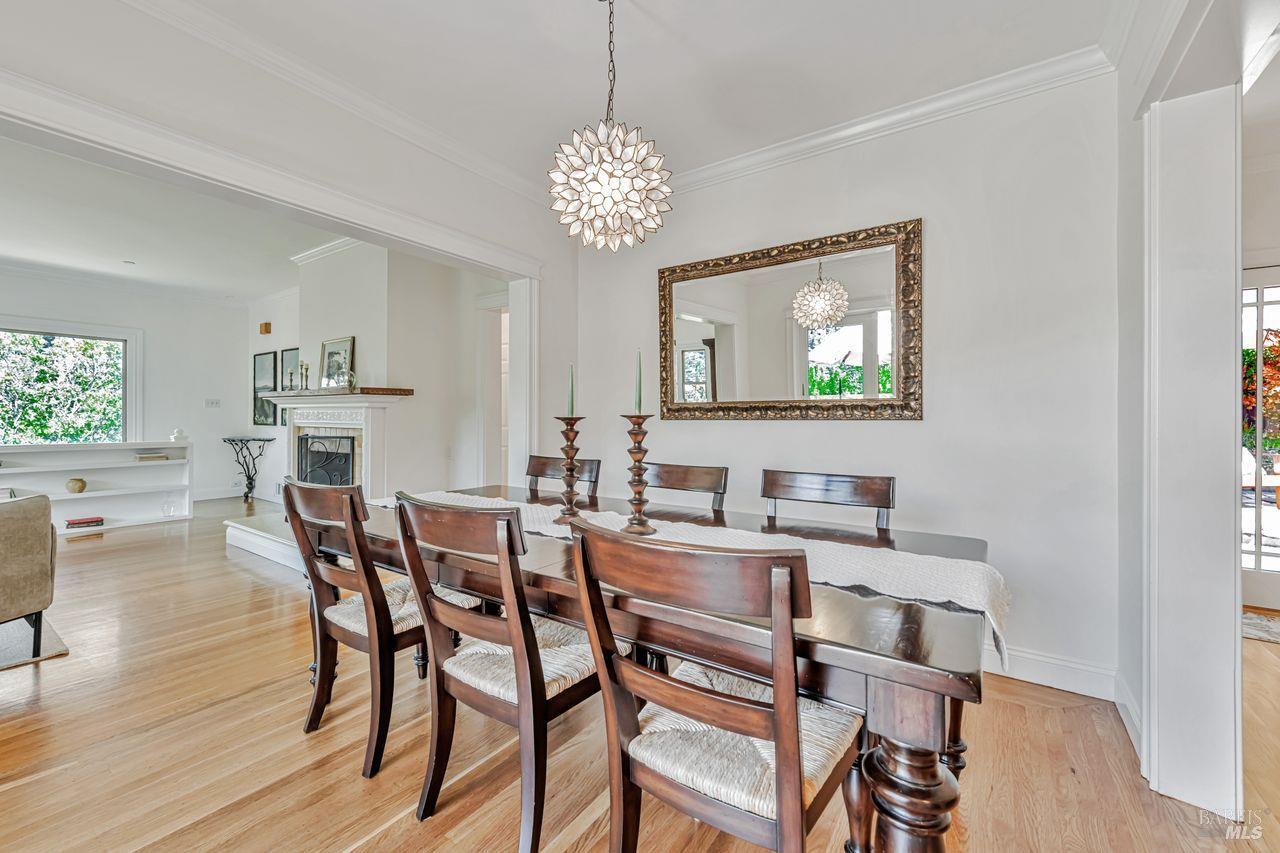 Detail Gallery Image 14 of 52 For 405 Oakdale Ave, Corte Madera,  CA 94925 - 4 Beds | 4/1 Baths