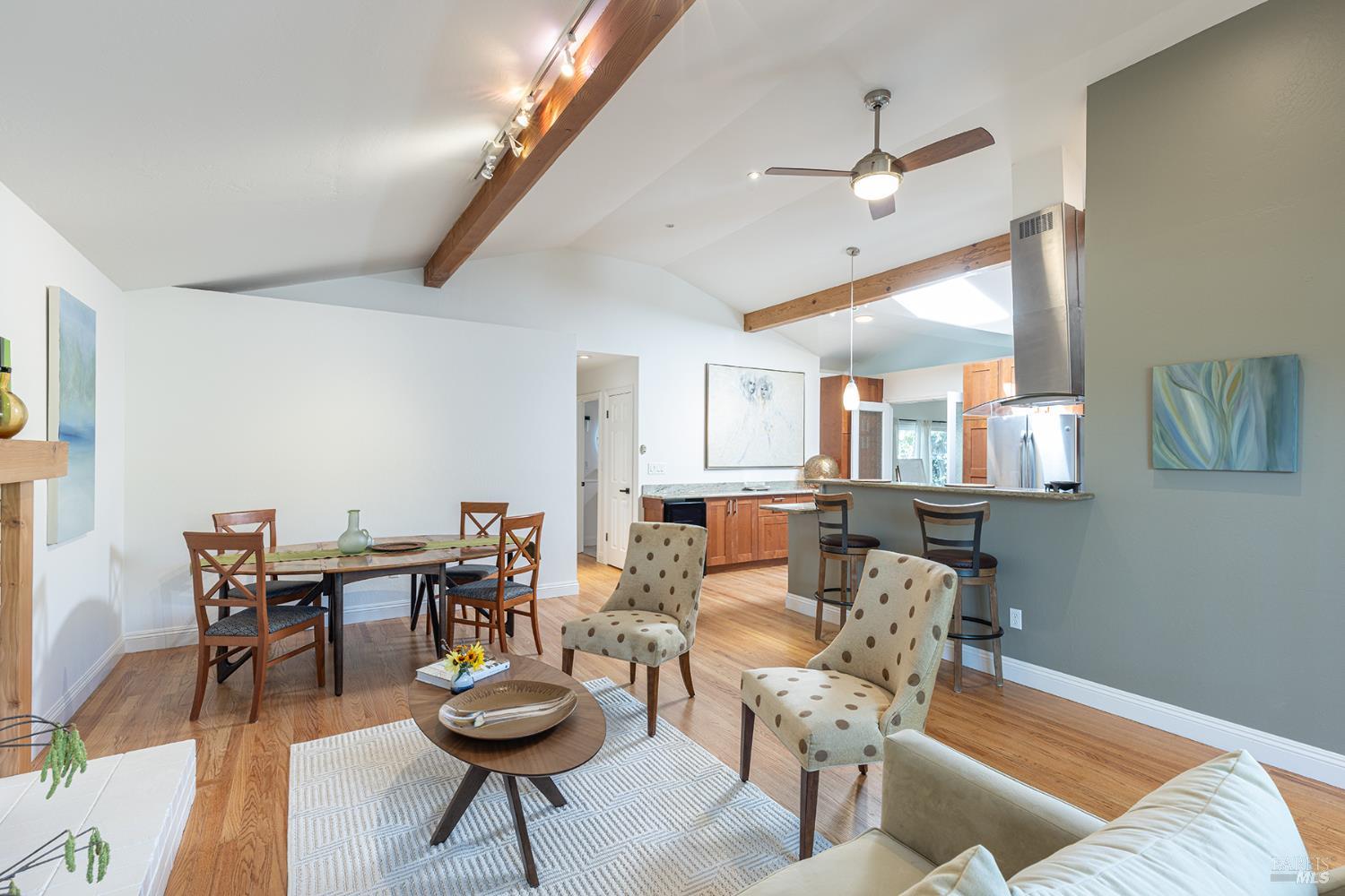 Detail Gallery Image 7 of 35 For 18751 Melvin Ave, Sonoma,  CA 95476 - 3 Beds | 2 Baths